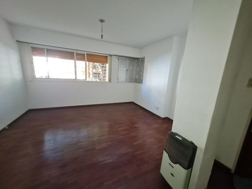Alquiler Rosario Barrio Martin. Planta Baja. 2 Dormitorios Con Patio