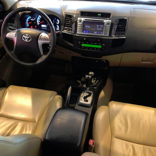 Imagem 11 de 11 de Hilux Sw4 Srv 4x4 Automática 5 Lugares 2014/2014 Branca