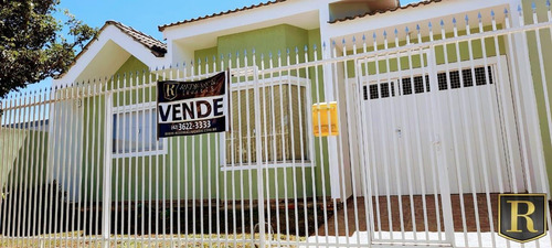 Casa Para Venda Em Guarapuava, Santa Cruz, 3 Dormitórios, 1 Suíte, 2 Banheiros, 1 Vaga - _2-1030598