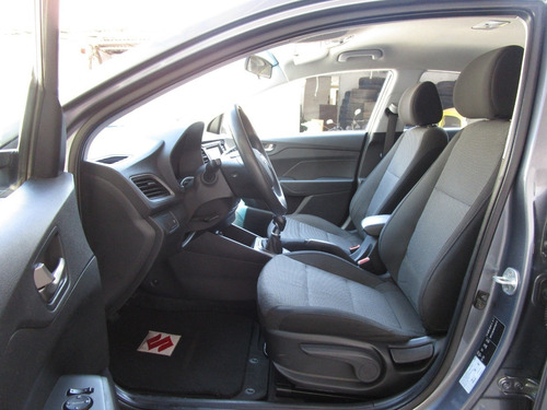 Imagen 9 de 14 de Hyundai Accent 5p Hb Gl Tm6,a/ac.,ve.del,r15