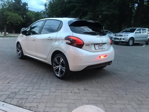 Imagen 9 de 10 de Vendo - Financio Peugeot 208 Gt Line Excelente