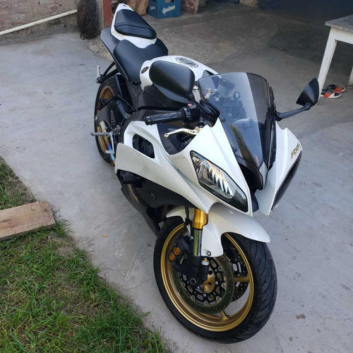 Yamaha R6
