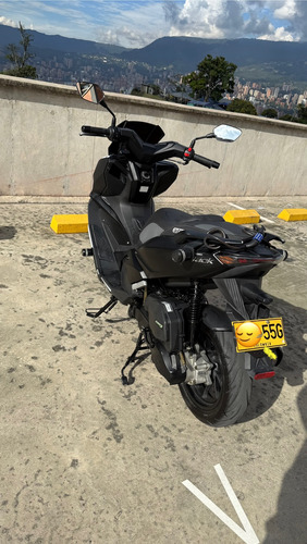Victory Black 2024 - Como Nueva