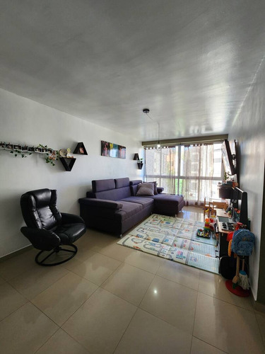 Se Vende Apartamento En El Parral Planta 100% Valencia