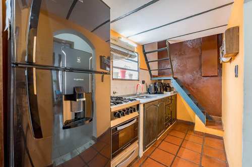 Venta/permuta - Casa Planta Alta, 4 Dormitorios - Centro, Rosario.