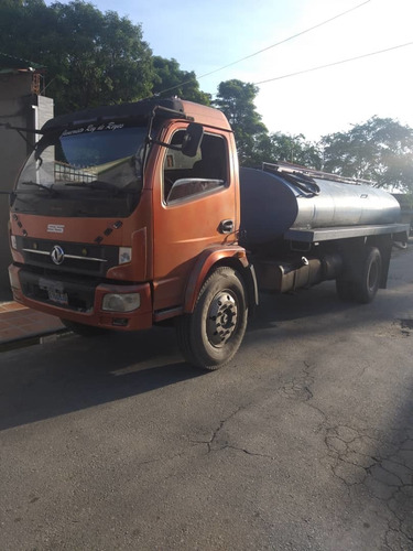 Imagen 2 de 3 de Servicio De Agua Potable En Camión Cisterna