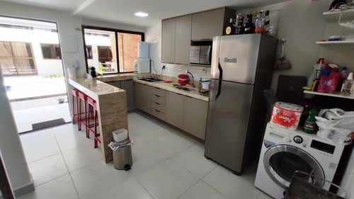Imagem 4 de 14 de Ref: Ca015 - Chalé Triplex A Venda, Cambinha, 3 Suítes