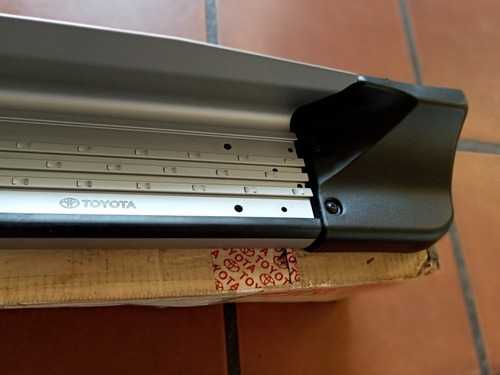 Estribo Derecho Completo Toyota Hilux Kavak 2006-2019