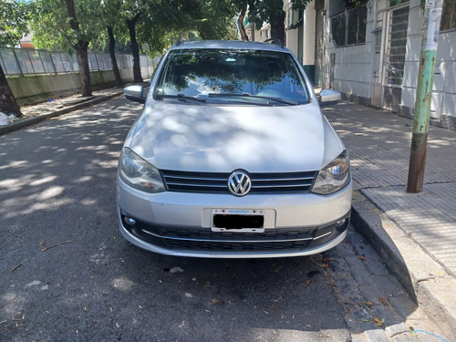 Volkswagen Suran 1.6 Highline 101cv