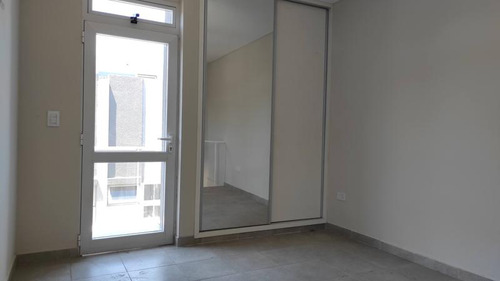 Venta Departamento 1 Dormtiorio Duplex Sin Expensas. Liniers Y Rioja. Oportunidad Rosario