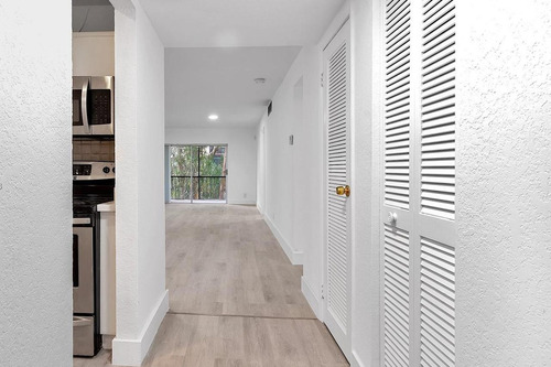 Departamento En Venta - 2 Dormitorios 2 Baños - 104mts2 - Lauderhill, Florida, Usa