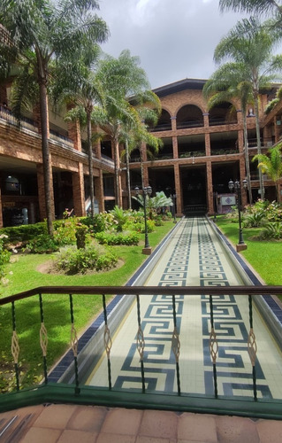 Carrizal, Centro Comercial La Cascada