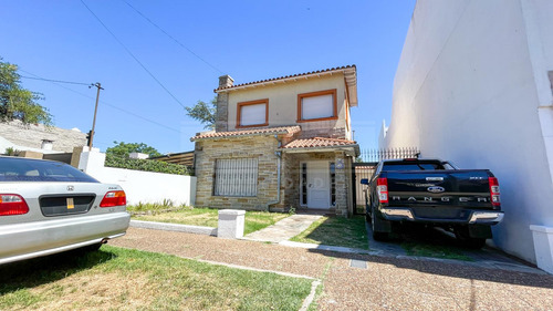 Casa 4 Dormitorios Alquiler - Carapachay