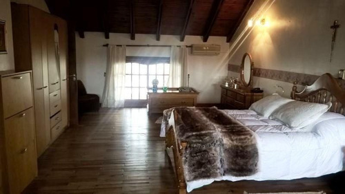 Imagen 10 de 22 de Casa En Venta De 4 Dormitorios En La Cumbre, La Plata.