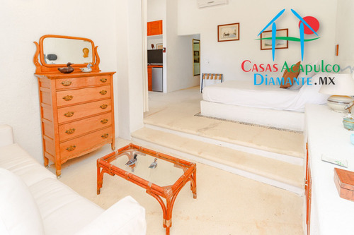 Cad Casa Ticitzin. Terraza Con Alberca, Camastros Y Vista A La Bahía De Acapulco
