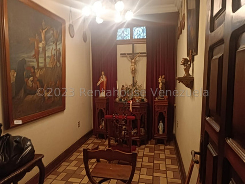 Casa En Venta En Country Club Caracas Para Remodelar Pozo De Agua Chacao Caracas Casas Angela Tochon 2000 Metros Terreno