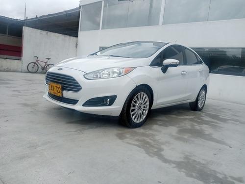 Imagen 3 de 21 de Ford Fiesta 1.6 Titanium