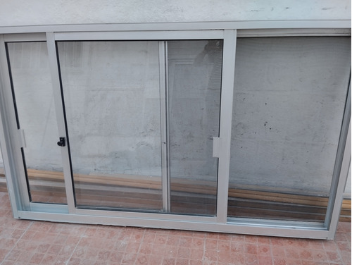 Ventana De Aluminio Con Mosquitero