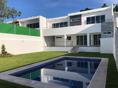 Imagen 2 de 20 de Hermosa Residencia Estilo Minimalista