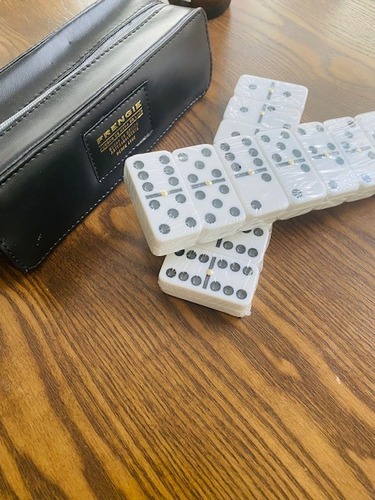 Juego De Mesa Dominó Con Empaque De Piel. Nuevo