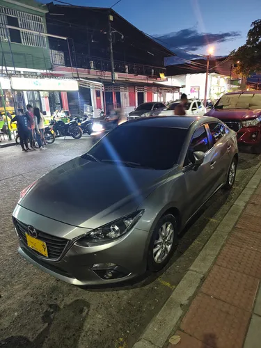 Mazda 3 2.0 Touring