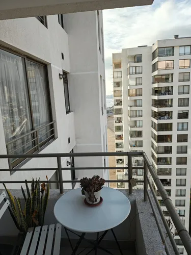 Bello Depto En Condominio Altos De Huayquique; 1d/1b + Est.