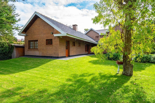 Imagen 6 de 30 de Casa En Venta - 7 Ambientes - Pinamar Iglesia