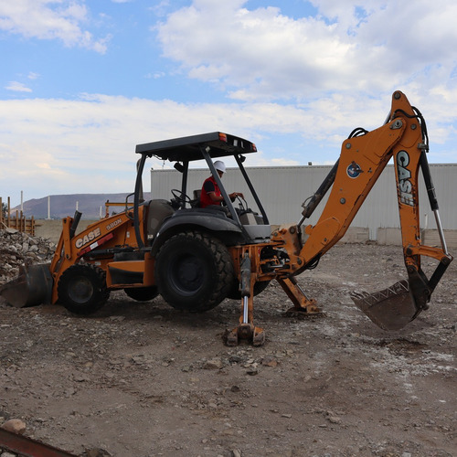 Retroexcavadora Case 580 N 2014