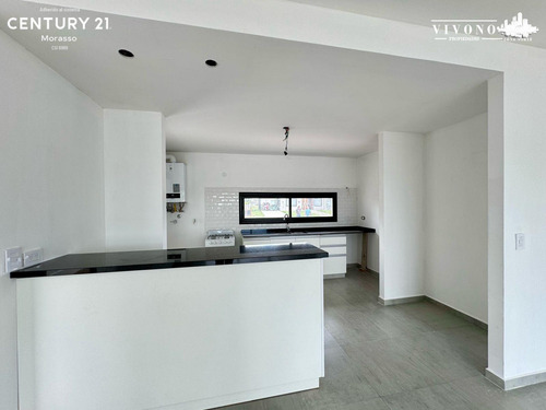 Casa En Venta A Laguna En San Sebastian - A Estrenar
