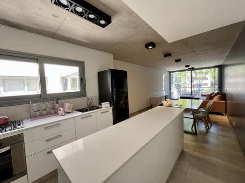 Impecable Semipiso Con Terraza Y Piscina Sobre Av. Libertador En Martinez.
