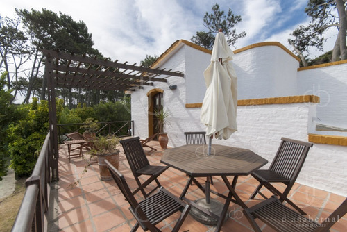 Punta Del Este, Chalet En Pinares, A Pasos Del Mar, 4 Dormitorios .- Ref: 41775