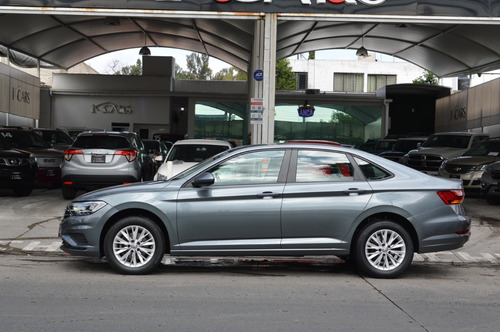 Imagen 2 de 9 de Volkswagen Jetta Comfortline Tiptronic 2019