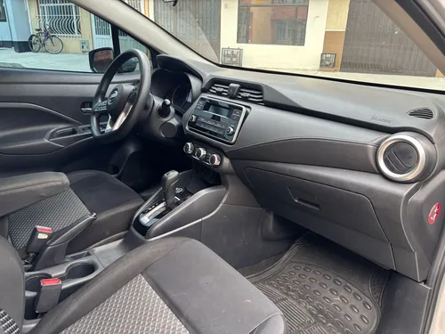 Nissan Versa 1.6 Advance
