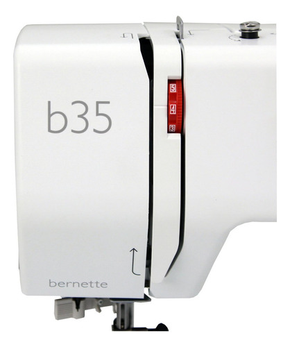 Bernette Máquina De Coser De Diseño Suizo 35 Con Paquete . Color Blanco