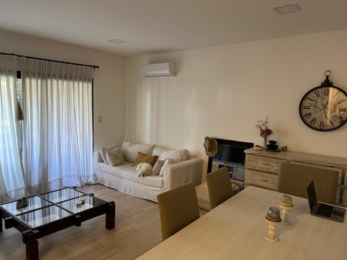 Departamento En Venta En Los Robles, La Cañada De Pilar, Pilar