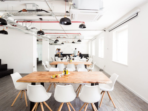Oficinas En Edificio Victoria Plaza Ref. 7405