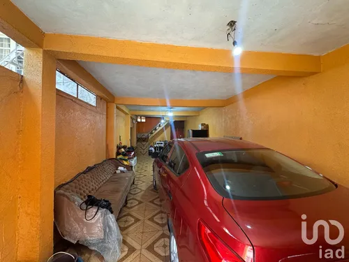Venta Casa 5 Ambientes Metropolitana Tercera Sección