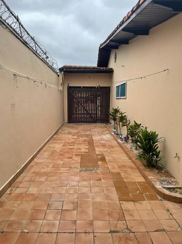 Casa Indaiá - Caraguatatuba/sp (bem Localizada)