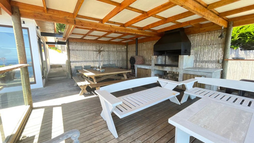 Espectacular Casa En Zapallar, Frente Al Mar, En Arriendo !