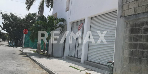 En Renta Local Comercial En El Centro De Tulum, Con Excelente Ubicación