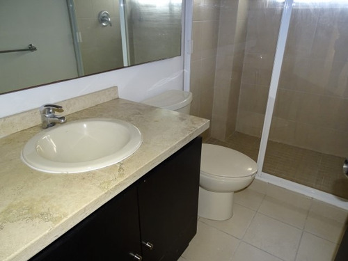 112m, Primer Piso, 3 Recamaras, Dos Baños, Dos Estacionamientos Y Bodega