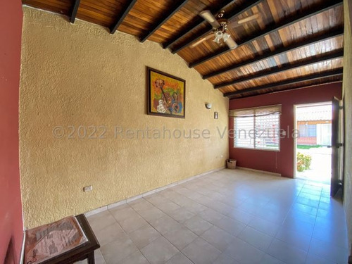 Imagen 21 de 30 de Casa En Venta Al Este De Barquisimeto Urbanización Cerrada Con Vigilancia Privada.gabriela C. #23-6871