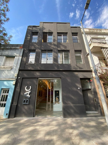 Alquiler - Excelente Local Comercial 3 Pisos