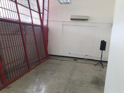 Imagen 13 de 28 de Estacion De Servicio Av. Constitucion Con Calle Carabobo 3500 Mts2