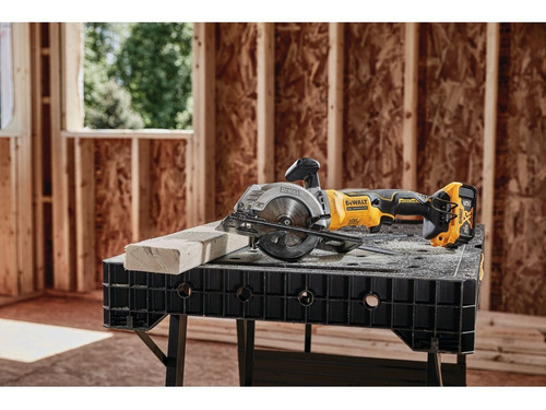 Sierra Circular 4-1/2 20v + 1 Bat Atomic Dewalt Dcs571p1