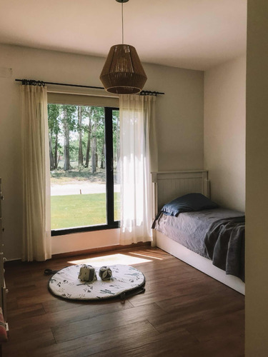 Casa En Neuquén , Barrio Los Canales. Alquiler/venta.