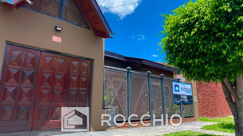 Imagen 1 de 17 de Casa En Venta En Jose Leon Suarez