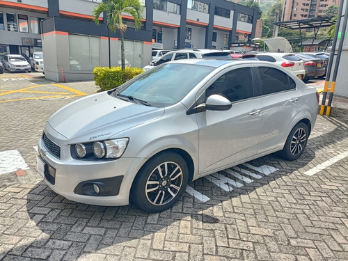 Chevrolet Sonic 1.6 Lt 5 p