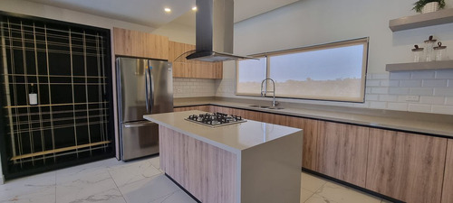 Casa En Venta, Ubicada En Colonial, Tijuana