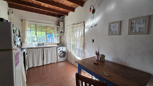 Vivienda Multifamiliar, Chalet, Casa En Dos Plantas, Patio, Lavadero, Excelente Estado, Buena Ubicacion